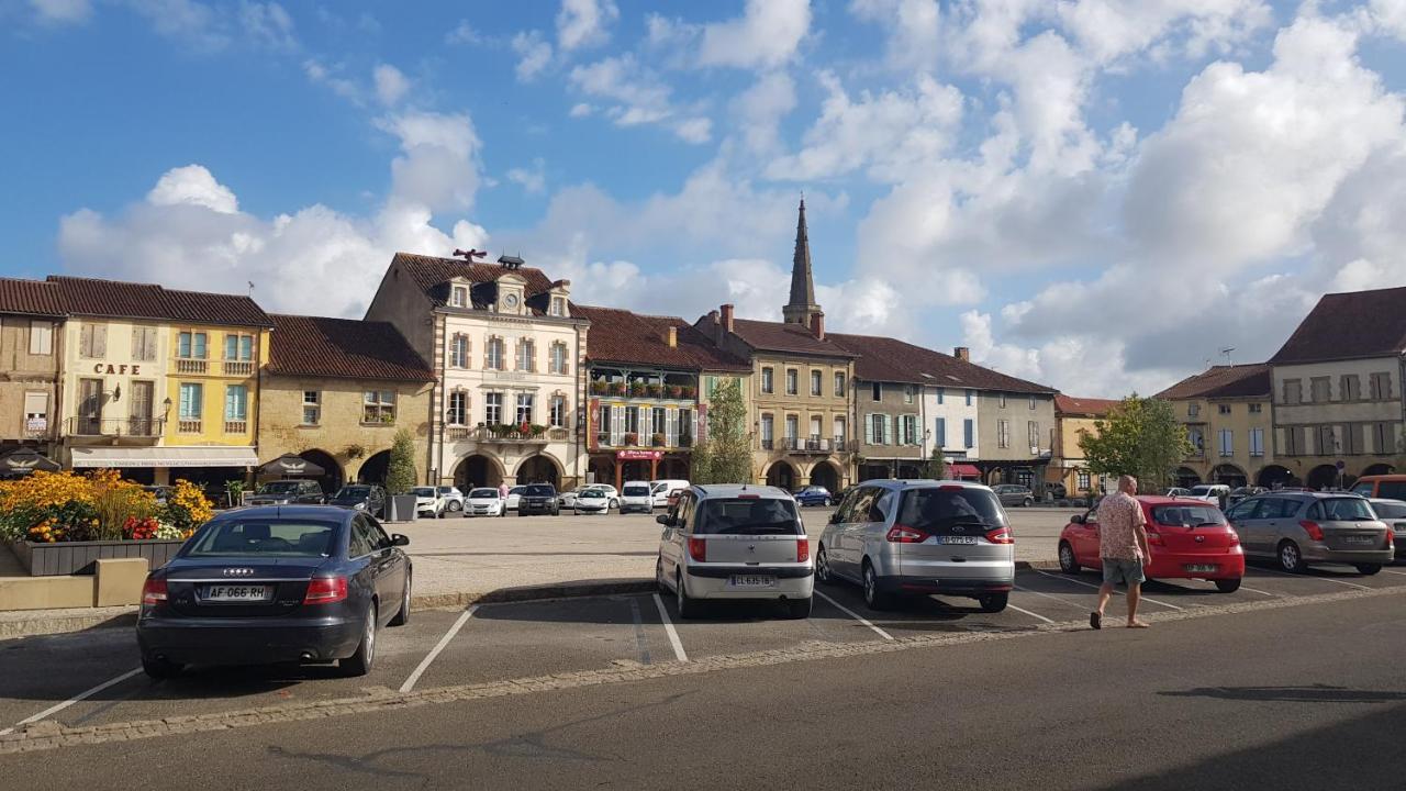 Le Peyroutet Apartment Cazaux-Villecomtal ภายนอก รูปภาพ